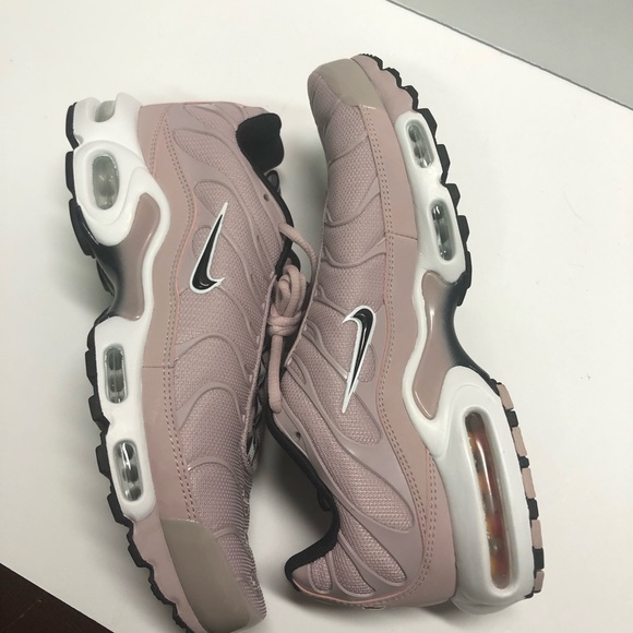 nike air max plus tn se pink